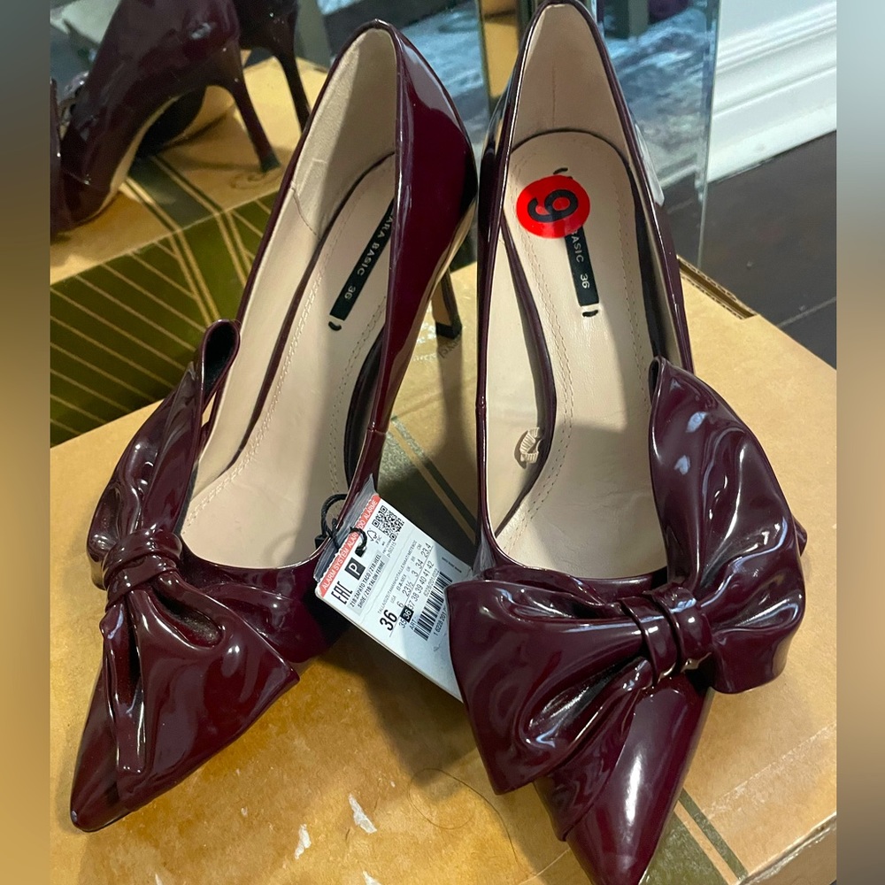 Zara burgundy heels with bow size 6 NWT